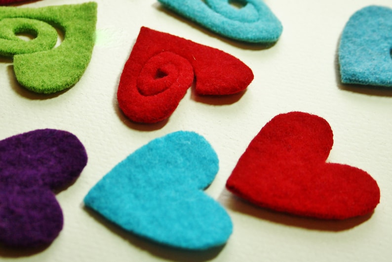 Tutorial for making a felt and zipper heart brooch PDF Etsy