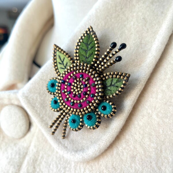 Felt and zipper leaf brooch