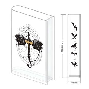 Puede incluir: Un separador de libros de acr&iacute;lico transparente con un dise&ntilde;o de drag&oacute;n negro y dorado. El drag&oacute;n est&aacute; rodeado por un c&iacute;rculo de estrellas y lunas. El separador de libros mide 50,8 cm de alto y 10,2 cm de ancho.