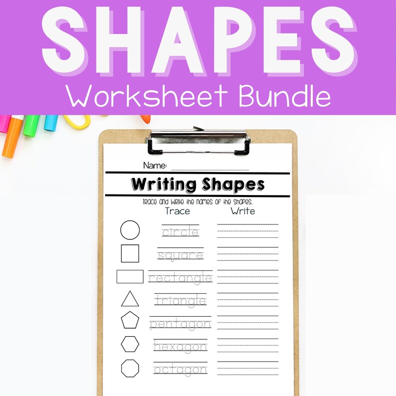 Op de afbeelding: Een zwart-wit werkblad met de titel "Writing Shapes". Het werkblad bevat een lijst met vormen met lijnen om te traceren en de naam van elke vorm te schrijven. De vormen omvatten een cirkel, een vierkant, een rechthoek, een driehoek, een vijfhoek, een zeshoek en een achthoek.