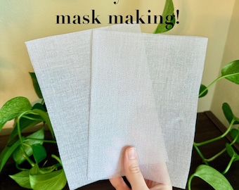 Malla de ojo de terio para la confección de máscaras. Tela de buckram. Dos láminas de 5 x 7 pulgadas.