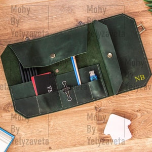 Handmade leather artist roll, Personalized leather pencil roll, Roll up pencil pouch, Artist brush holder, Leather paint brush roll