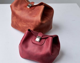 Leather makeup bag for women, Customized cosmetic bag, Cosmetic bag with name, Personalized makeup case, Large leather makeup bag