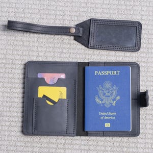 Portapassaporto in pelle personalizzato, Portapassaporto personalizzato, Portapassaporto inciso, Custodia per passaporto in pelle, Copertina per passaporto con monogramma