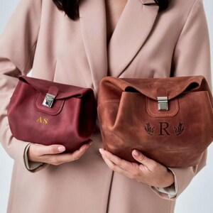 Personalized makeup bag, Leather cosmetic bag, Large makeup pouch, Leather wash bag, Custom makeup pouch, Leather makeup bag