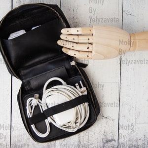 Personalized leather cable case, Leather charger organizer, Travel cable organizer bag, Cable storage organizer, Cable case with zipper