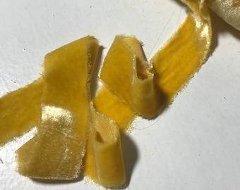 Fita de veludo de seda amarela mostarda tingida à mão (4 larguras para escolher)