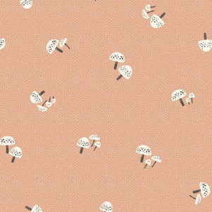 Dreaming of Peach Mushrooms - Clothworks par Rebecca Jones Cotton Fabric