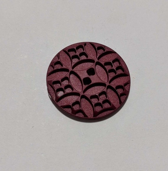 Dill Buttons Art Nouveau Geometric Plastic Button 1 1//8 inch 28mm