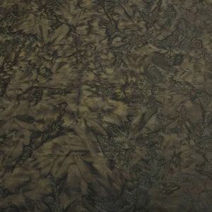 Deep Olive Shadows - Banyan Batik Ton auf Ton 100% Baumwollstoff