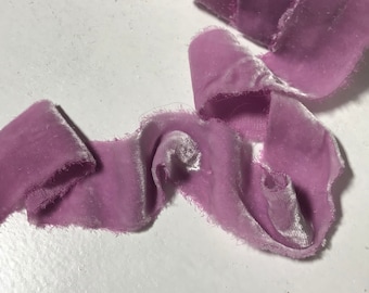 Nastro in velluto di seta con fiori di prugna tinti a mano (3 larghezze tra cui scegliere)