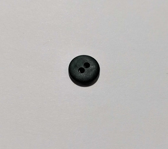 hunter none - Hunter Green Round 2 Hole Plastic Button - 13mm / 1/2 inch - Dill Buttons - Set of 4