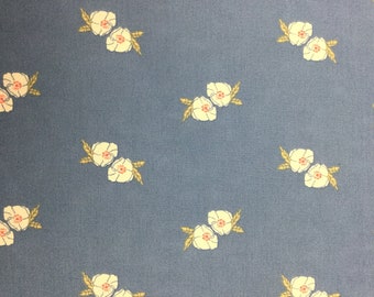 Blue Flower Stamp -Spell - Storia d'amore di Maureen Cracknell per Art Gallery Fabrics - Cotone Premium