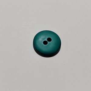 Green Aqua Round 2 Hole Plastic Button - 20mm / 3/4 inch - Dill Buttons - Set of 4