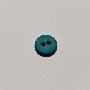 Green Aqua Round 2 Hole Plastic Button - 13mm / 1/2 inch - Dill Buttons - Set of 4