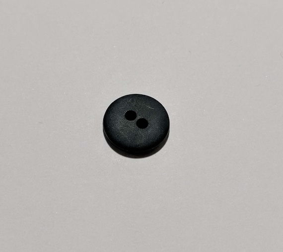 hunter none - Hunter Green Round 2 Hole Plastic Button - 15mm / 5/8 inch - Dill Buttons - Set of 4