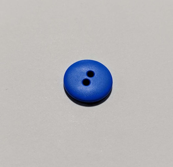 royal none - Royal Blue Round 2 Hole Plastic Button - 15mm / 5/8 inch - Dill Buttons - Set of 4