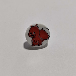 Squirrel / Chipmunk Plastic Button 14mm / 9/16&quot; - Dill Buttons