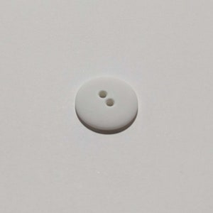 White Round 2 Hole Plastic Button - 20mm / 3/4 Inch - Dill Buttons ...