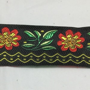 Französisches JACQUARDband Rot & Gelb Blumen auf Schwarz - 1-5/8 Inch