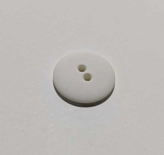 Off White Round 2 Hole Plastic Button 20mm 3 4 Inch Dill Buttons Set of 2 Etsy UK