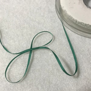 Bos groen puur zijde borduurwerk lint 2mm (1/16 &quot;) breed gemaakt in Frankrijk-3 werven-