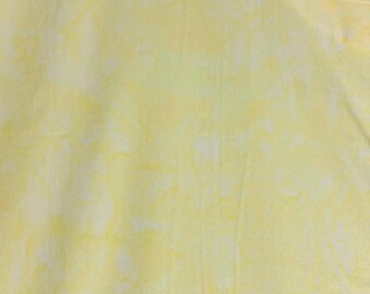 Ombres jaune pâle - Banyan Batik Tone on Tone 100% Cotton Fabric