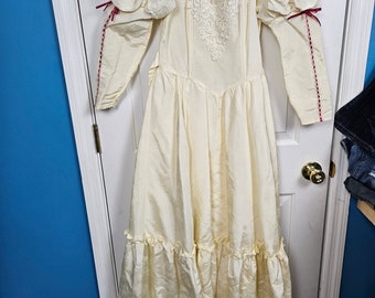Gunne Sax By Jessica Size 7 Dress Ivory with Floral Design and Red Ribbon