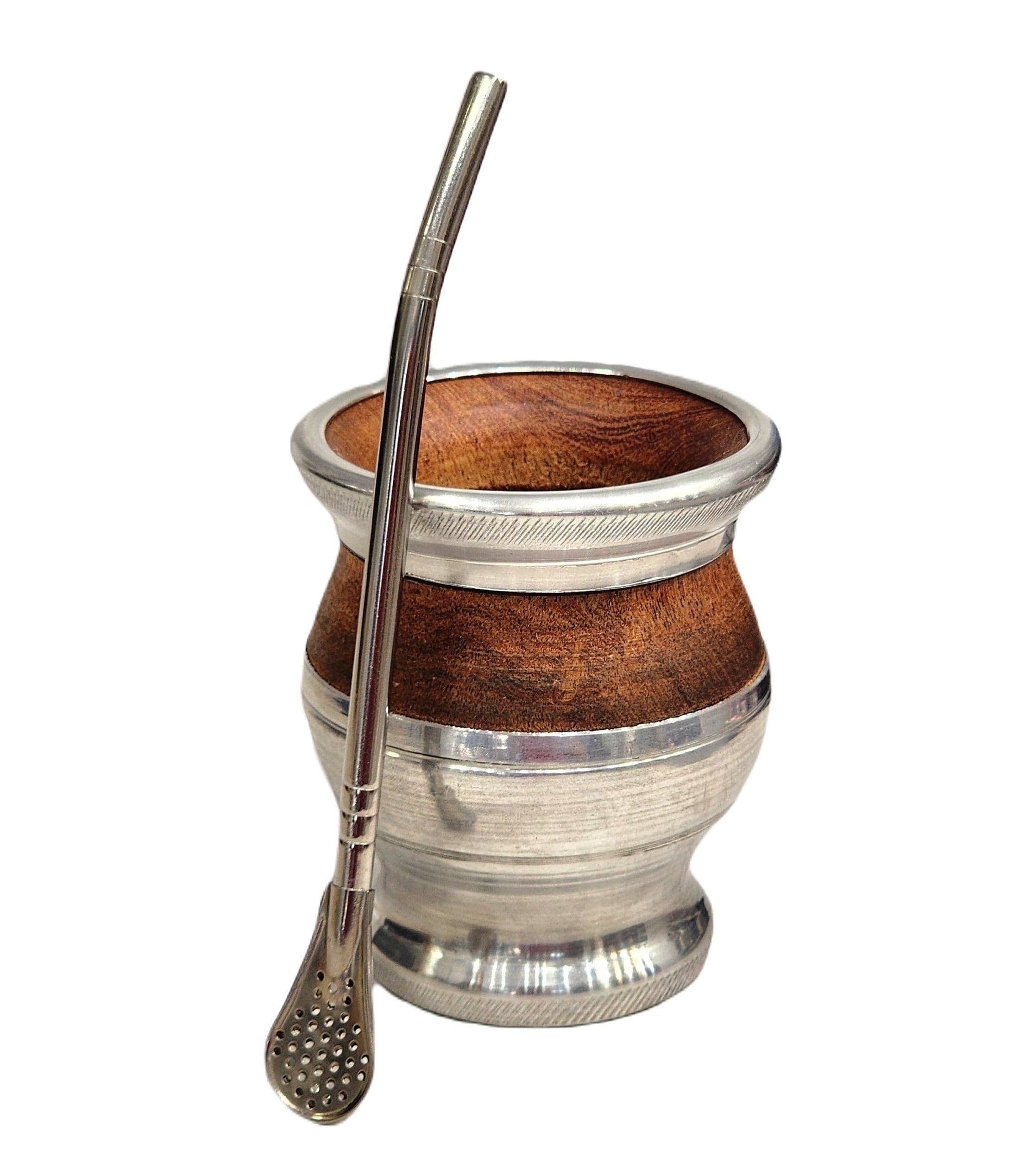 伝統的なアルゼンチンのマテ茶カップ、アルガロボの木材で手作りされ