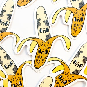 Adesivo de vinil de banana podre - Kawaii de fruta mofada e manchada triste