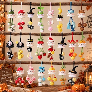 Op de afbeelding: Een collectie van 18 handgemaakte gehaakte spookbedels hangend aan houten takken. Elk spookje heeft een uniek thema, waaronder paddenstoelen, sterren, pompoenen, katten en feestelijke motieven, gemaakt van gekleurd garen en borduurwerk.