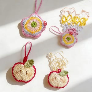 2-in-1 gehaakte drankdrager lentebloem en appel pdf-patroon – bidonhouder, bekerhouder, tasbedel, herbruikbaar cadeau-idee