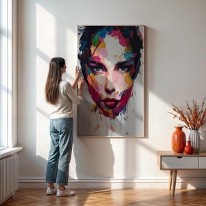 Retrato abstracto de mujer, arte mural, impresión de rostro expresionista audaz para decoración moderna del hogar o galería. Lienzo con o sin marco.