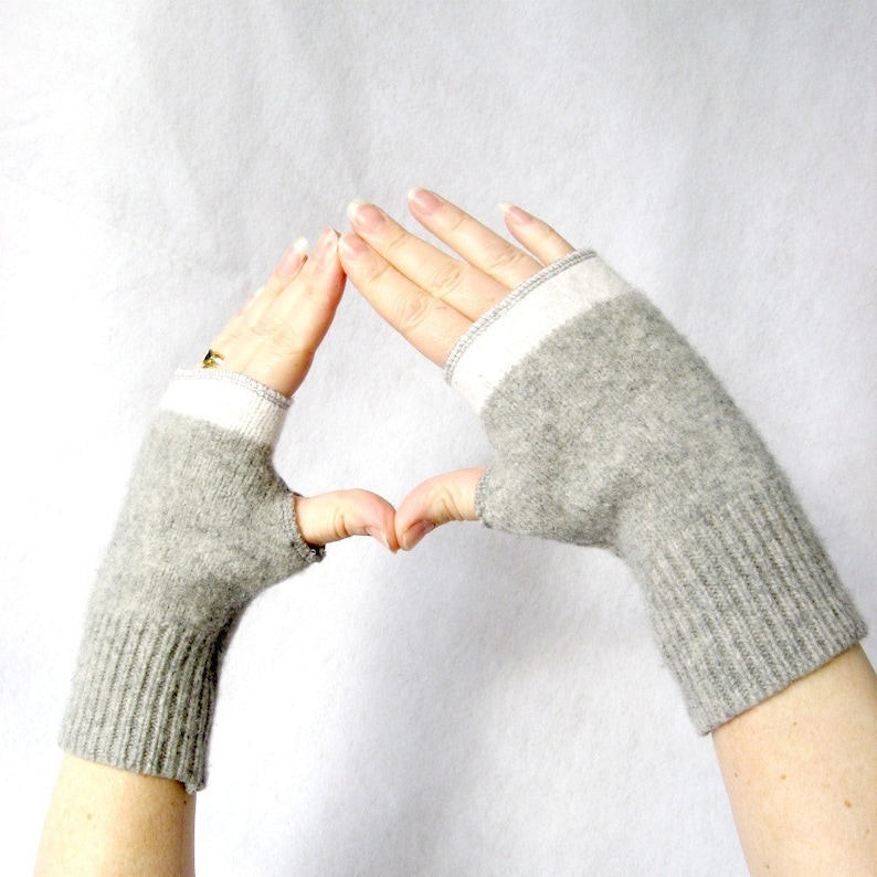 How to make fingerless mitts from sweaters sewing pattern image 3