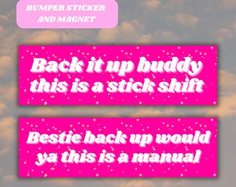 Adesivo per paraurti con cambio manuale "Bestie, per favore fai marcia indietro", adesivo in vinile con scritta "Cambio manuale buffo", regalo rosa con meme "Y2K".