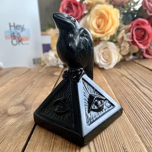 Figurine pyramide de corbeaux en obsidienne naturelle de 70 mm, sculptures de corbeaux en cristal sculpté à la main pour décoration de bureau, cadeaux d&#39;oiseaux en cristaux de guérison.