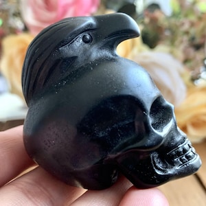 Cráneo de cuervo de obsidiana natural de 55 mm tallado a mano, escultura de cráneo de cristal tallada a mano para decoración de escritorio, regalos de cristal curativo.