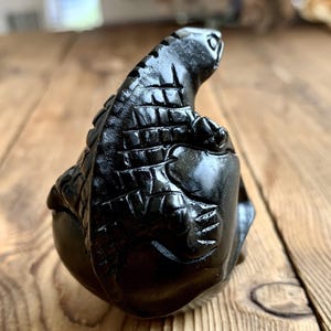Talla de calavera de obsidiana natural de 60 mm, escultura de calavera de cristal tallada a mano para decoración de escritorio, regalos de cristal curativo.