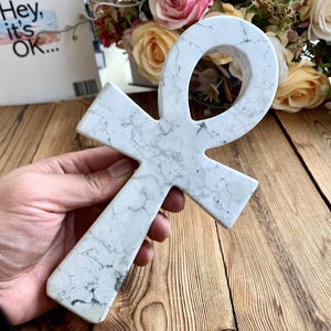 8 &quot;große handgeschnitzte Kristall Ankh Statue, Howlite Quarz Cross Carving, Heilung Chakra Kristalle Home Decor.Random