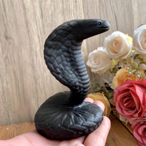 Cool! Handgeschnitzte Obsidian Schlangenfigur, natürliche Kristall Cobra Skulpturen Schreibtisch Dekor, Heilkristalle Geschenke.