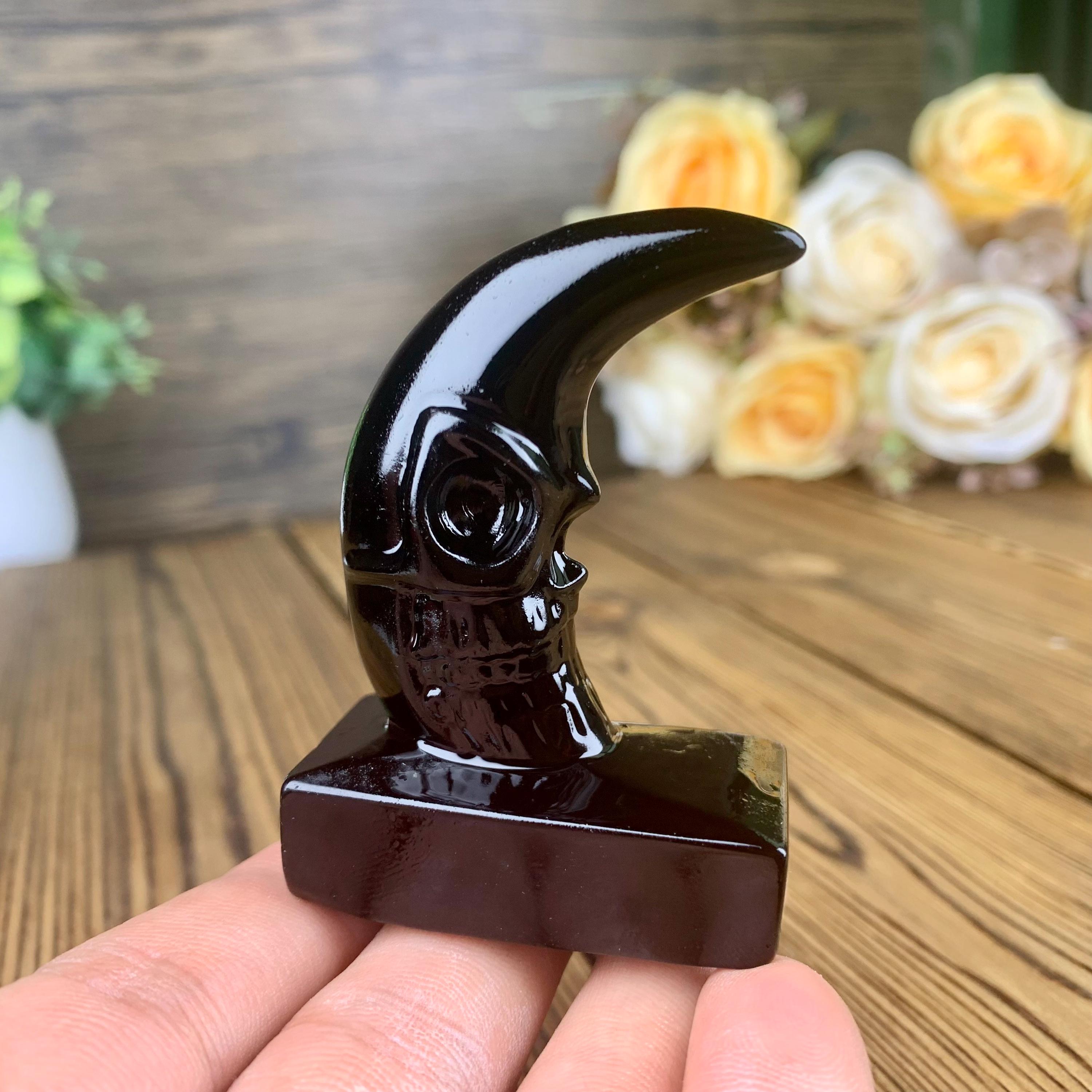 2.4 インチの天然黒曜石の月の頭蓋骨の置物、デスクの装飾用の手彫りの