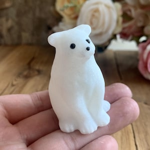 Natural Crystal Polar Bear Carving, White Jade Bear Figurine Decor, Healing Crystal Animals Home Decor, Crystal Gifts For Friends.
