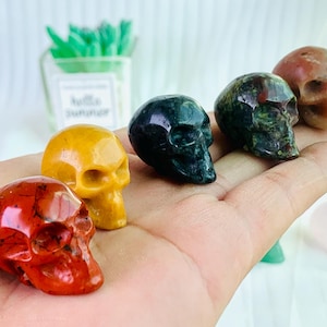 1.3inches Natural Crystal Skull Figurine Decor, Hand Carved Quartz Skull Carving for Desk Decor, Healing Crystals Gifts.