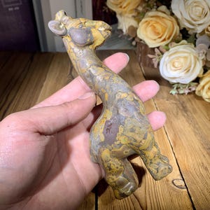 6 inches Large Crystal Giraffe Carving, Hand Carved Gemstone Quartz Sculpture Home Decor, Crystal Animal Decor, Healing Crystals Gifts.