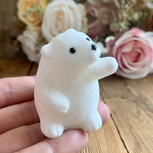 Natural Crystal Polar Bear Carving, White Jade Bear Figurine Decor, Healing Crystal Animals Home Decor, Crystal Gifts For Friends.