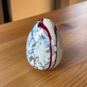 Vintage Art Glass Egg Shaped Paperweight – Hand-Blown Swirled Design, 2.5&quot; Wide