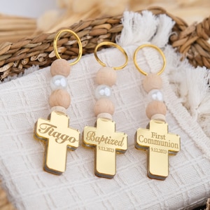 Personalized Cross Kecyhain Baptism Favors for Guests, Custom First Communion Favors, Bautizo Recuerdos, Catholic Christening Boy Gift