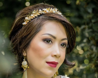 Bridal tiara WEDDING crown MINERVA with gold tone laurel leaves and Swarovski navette rhinestones