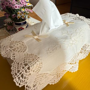 Vintage Linen Tissue Box Cover, Hand-Embroidered Floral, French Country Cottage Décor, Handmade Decor