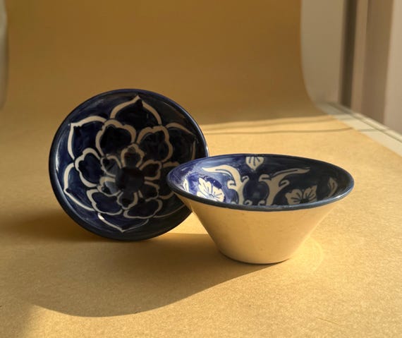 Hand-Painted Ceramic Bowls: Blue Floral Design, Set of 2